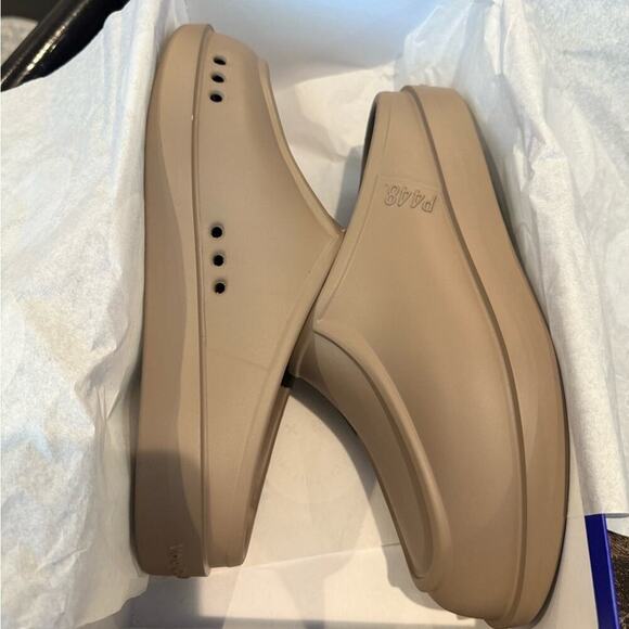 P448 Flo Slip-On Clogs Size 40 - Picture 6 of 7